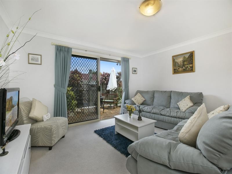 8 Spinnaker Circuit, Redland Bay QLD 4165