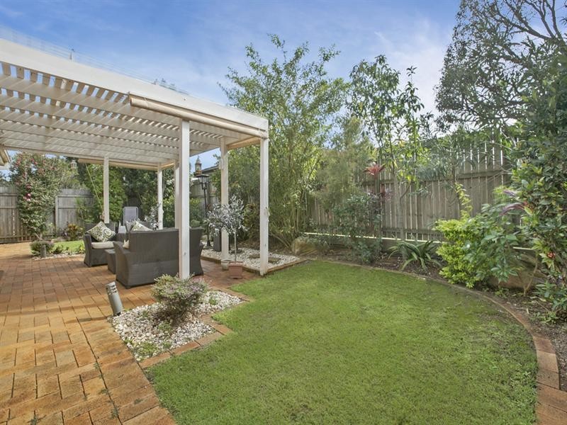 8 Spinnaker Circuit, Redland Bay QLD 4165