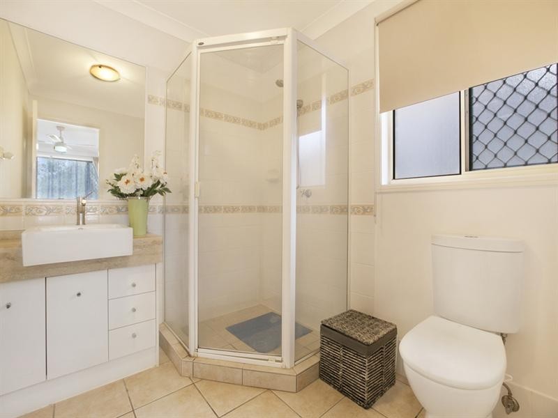 8 Spinnaker Circuit, Redland Bay QLD 4165