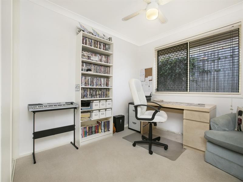8 Spinnaker Circuit, Redland Bay QLD 4165
