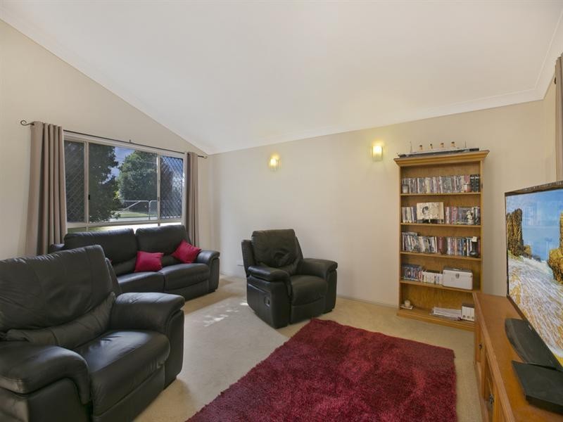 27 Queens Court Road, Alexandra Hills QLD 4161