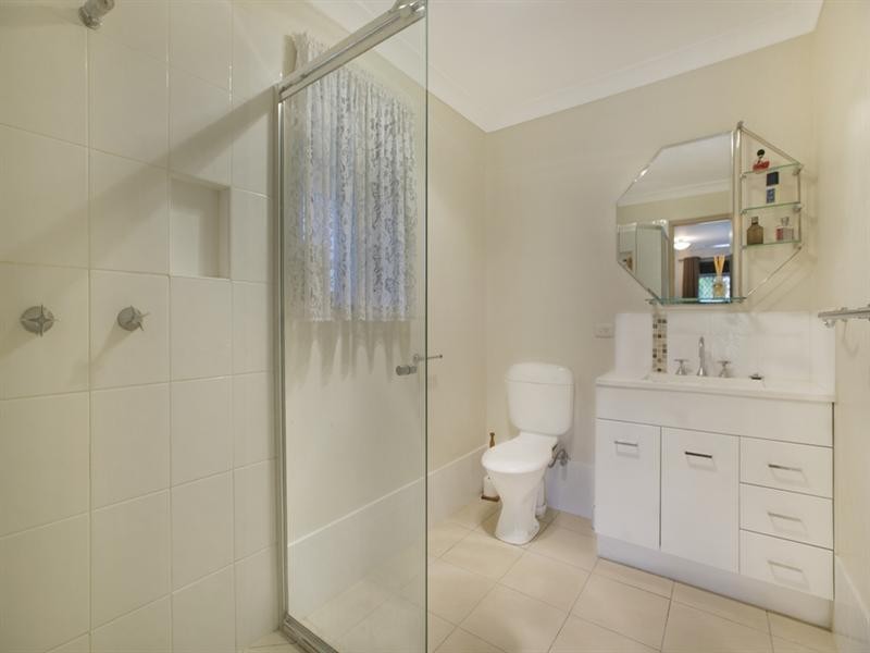 27 Queens Court Road, Alexandra Hills QLD 4161