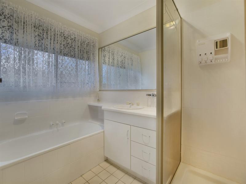 27 Queens Court Road, Alexandra Hills QLD 4161