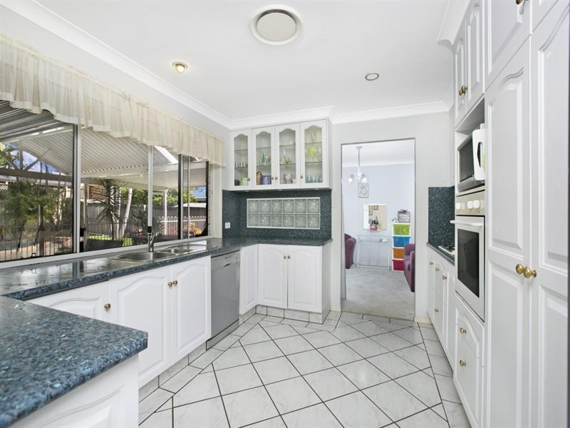 4 Pecan Court, Birkdale QLD 4159