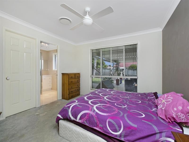 4 Pecan Court, Birkdale QLD 4159