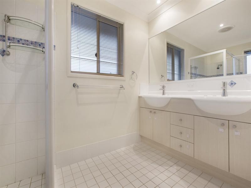 3 Farnham Street, Wellington Point QLD 4160