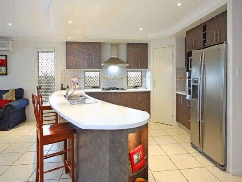 27 TRAFALGAR VALE Avenue, Wellington Point QLD 4160