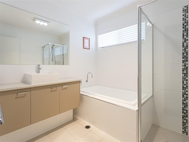 79 THORNESIDE Road, Thorneside QLD 4158