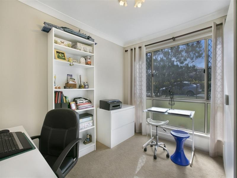27 QUEENS COURT Road, Alexandra Hills QLD 4161