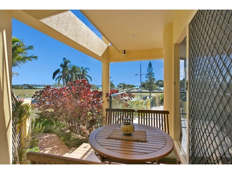 6/16 Commodore Drive, Birkdale QLD 4159