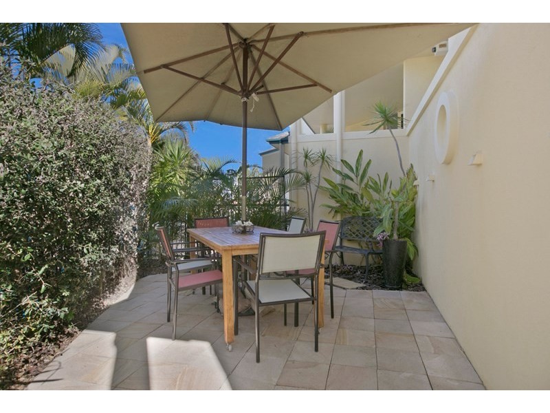 6/16 Commodore Drive, Birkdale QLD 4159