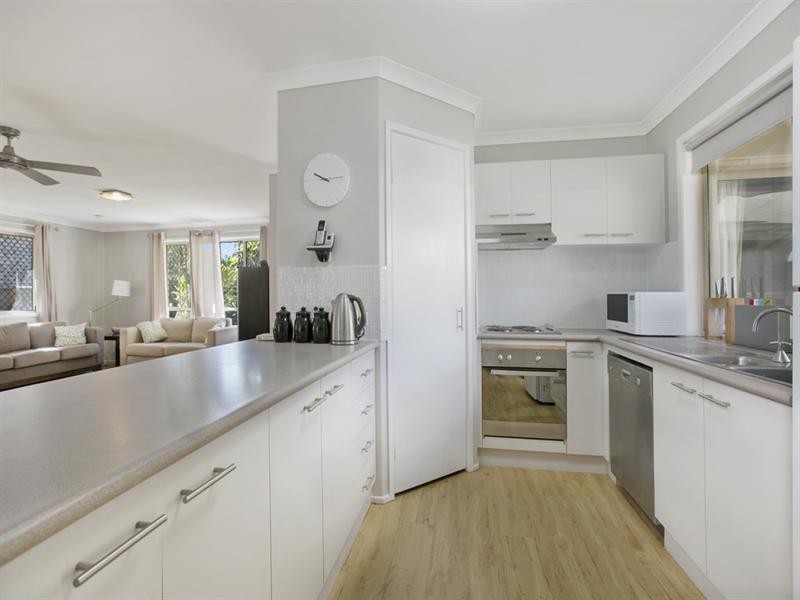 15 Ashwood Circuit, Birkdale QLD 4159