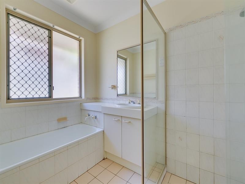 84 Bailey Road, Birkdale QLD 4159