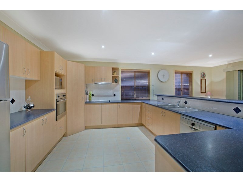 8 Seaside Close, Thorneside QLD 4158