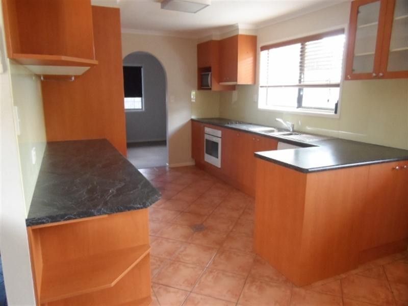 5 DOVE Street, Birkdale QLD 4159