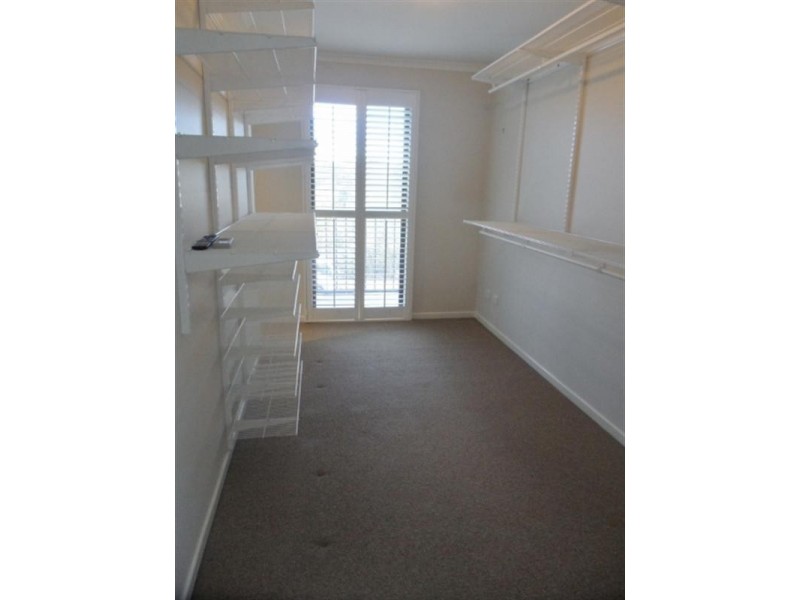 5 DOVE Street, Birkdale QLD 4159