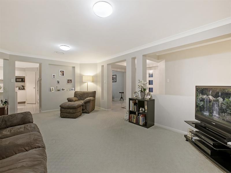 2 Paperbark Place, Wakerley QLD 4154