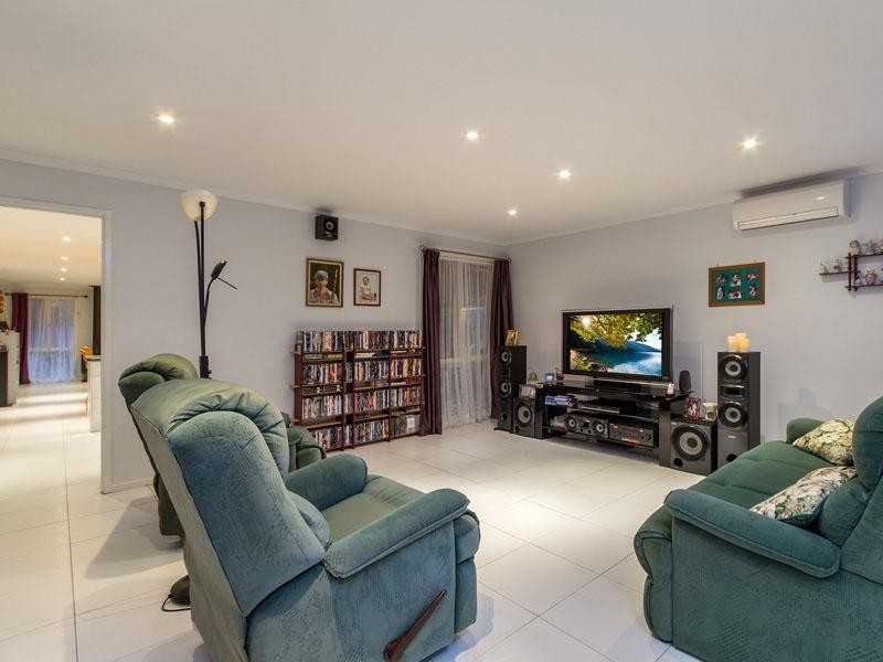 9 Muirhead Court, Victoria Point QLD 4165