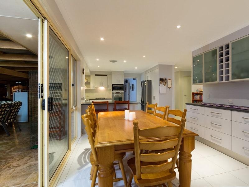 9 Muirhead Court, Victoria Point QLD 4165