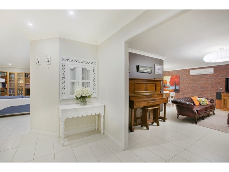 19 Cronin Drive, Wellington Point QLD 4160