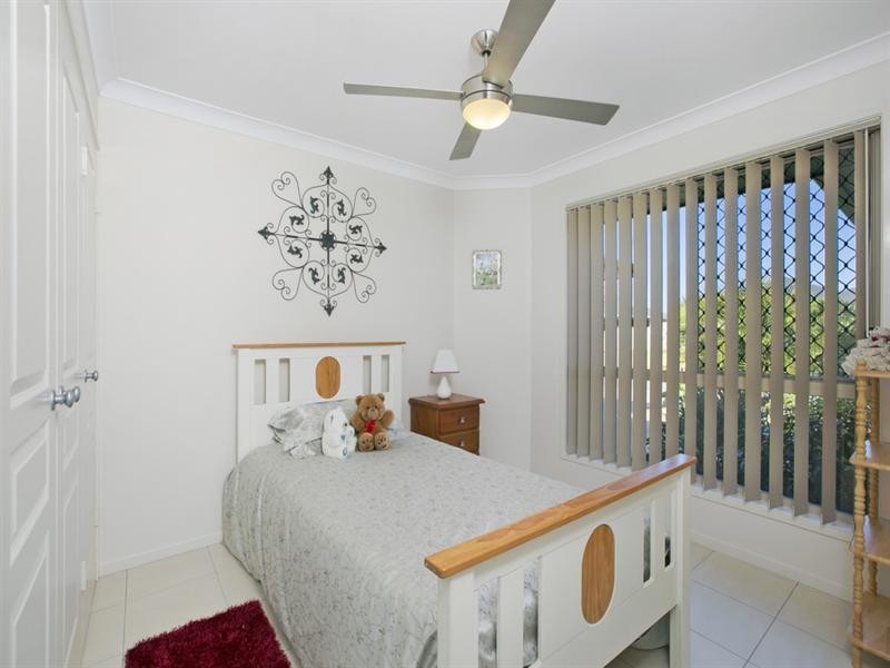 5 Fulbeck Place, Wellington Point QLD 4160