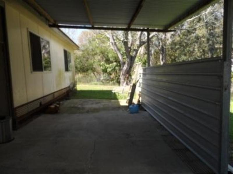 27 DOUBLE JUMP Road, Redland Bay QLD 4165