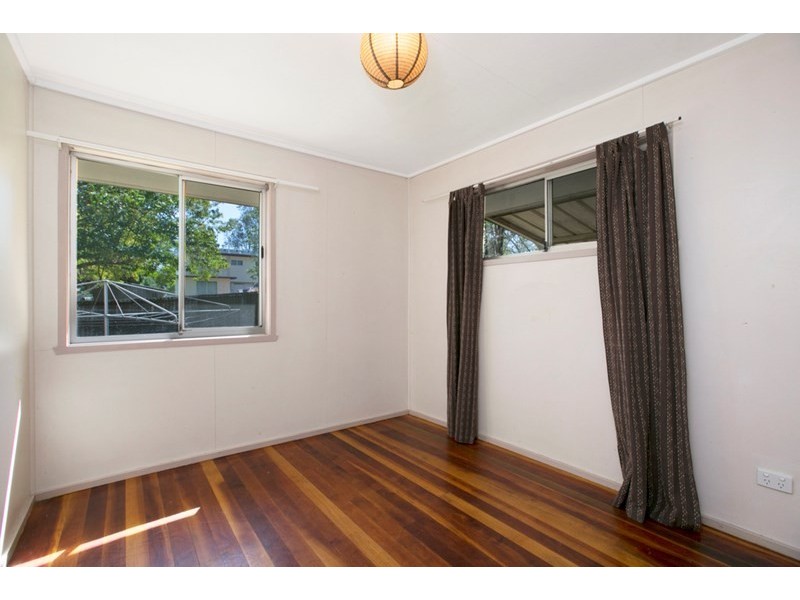 40 Eridani Avenue, Kingston QLD 4114