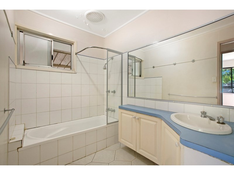 40 Eridani Avenue, Kingston QLD 4114