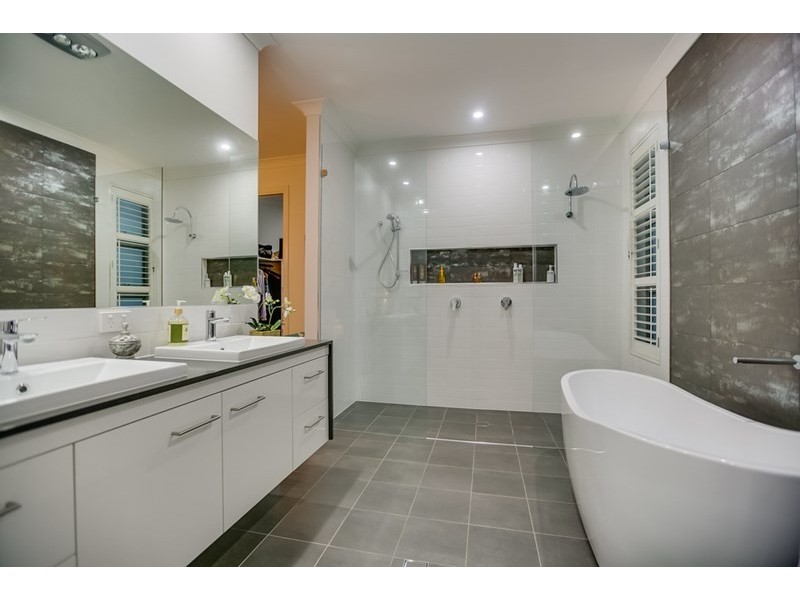 123 Spurs Drive, Wellington Point QLD 4160