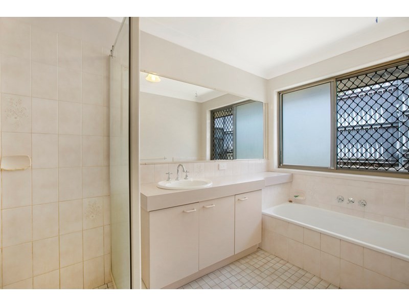 2 Chatsworth Circuit, Capalaba QLD 4157