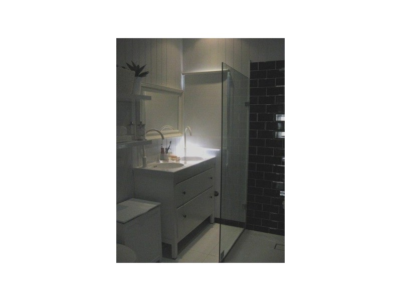 24 LUCY Street, Thorneside QLD 4158