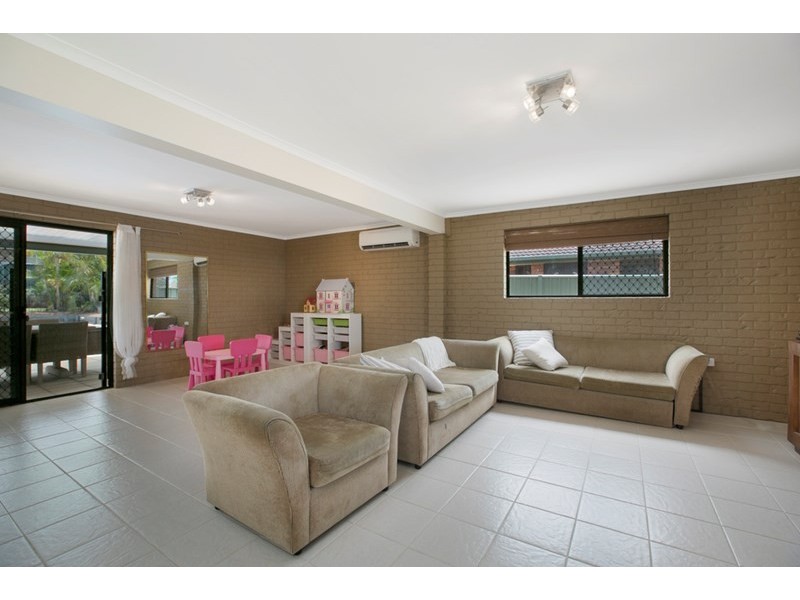 122 Passage Street, Cleveland QLD 4163