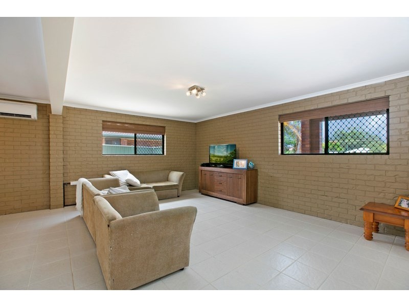 122 Passage Street, Cleveland QLD 4163