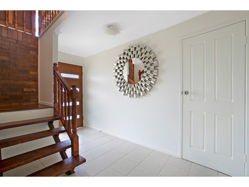 122 Passage Street, Cleveland QLD 4163