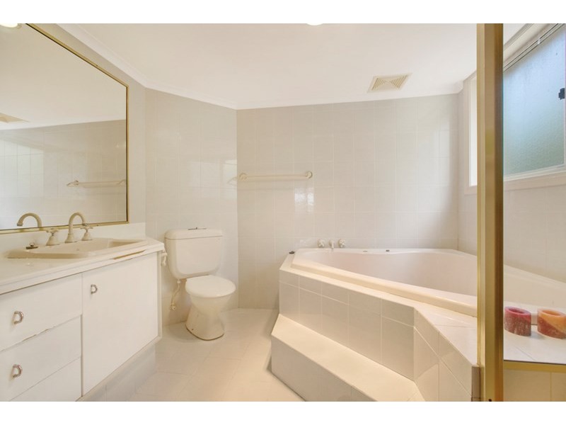 24 Bollard Court, Raby Bay QLD 4163