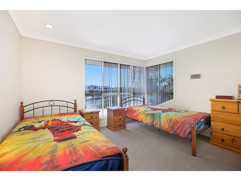 24 Bollard Court, Raby Bay QLD 4163