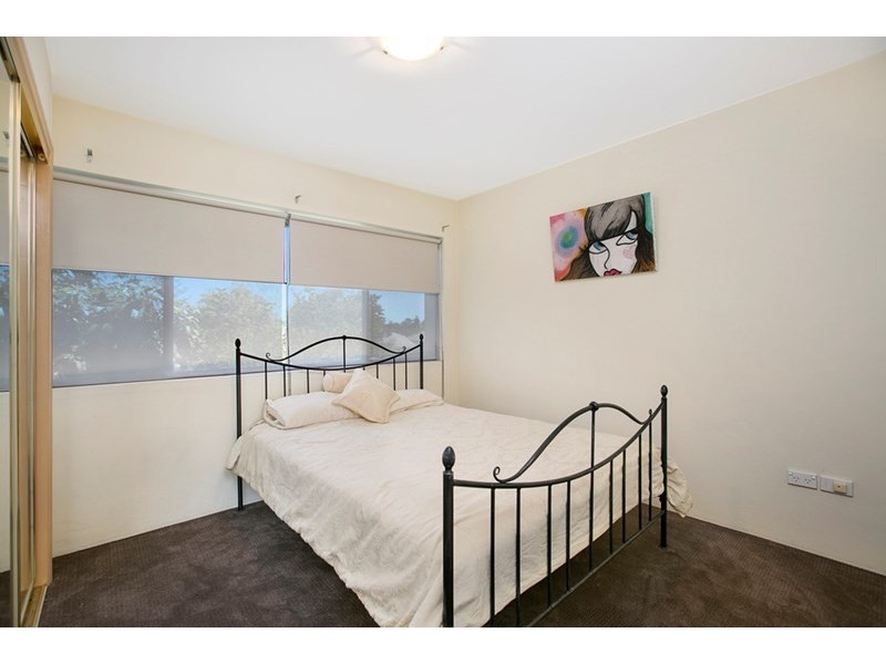 4/33 Duke Street, Kangaroo Point QLD 4169