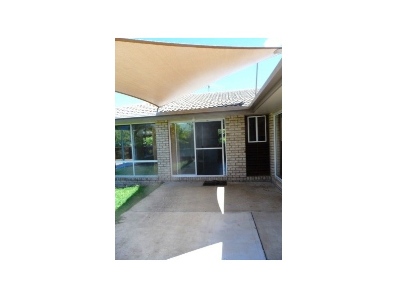 10 ALLENBY Crescent, Windaroo QLD 4207