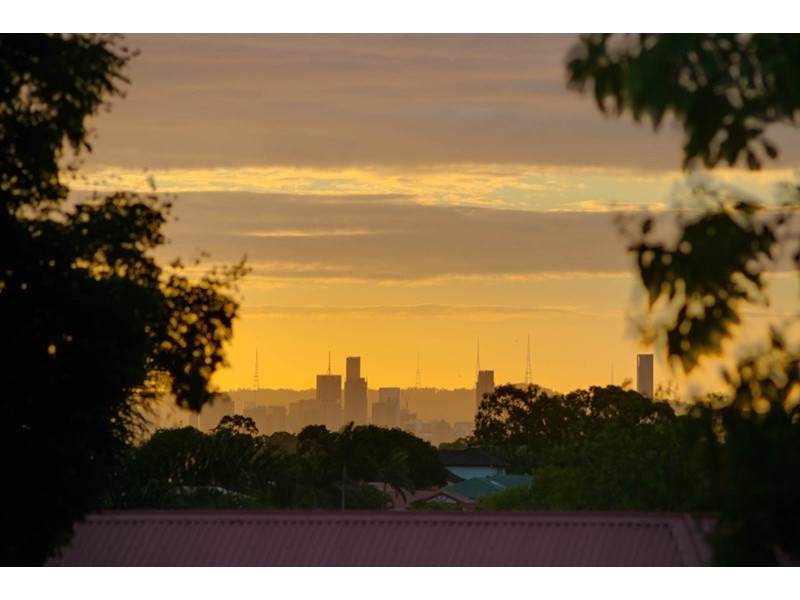 5 Hayley Street, Manly West QLD 4179