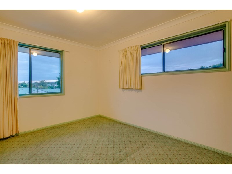 5 Hayley Street, Manly West QLD 4179