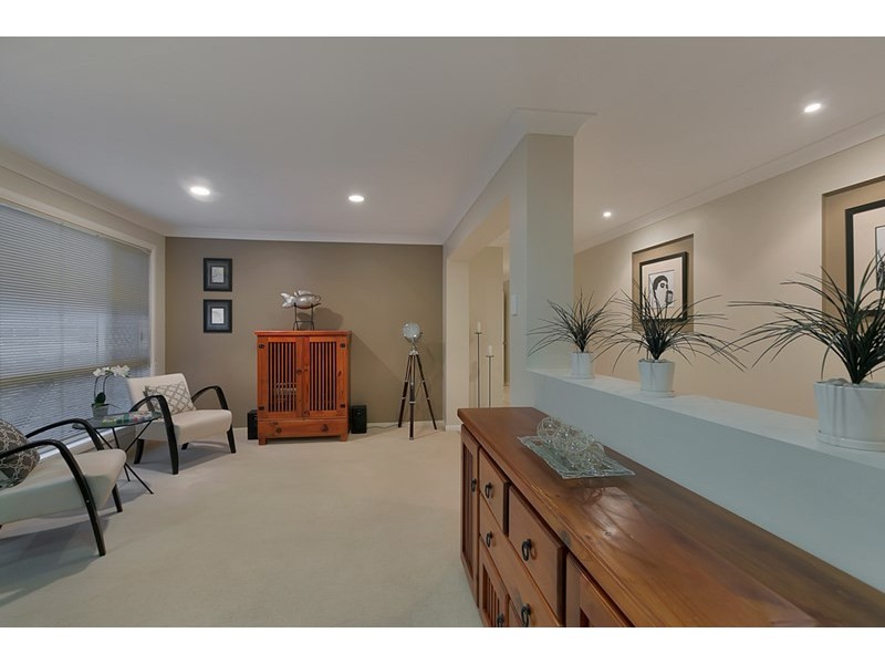 16 Darcelle Place, Ormiston QLD 4160