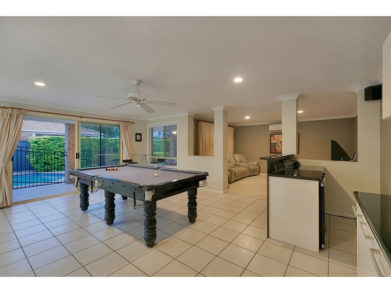 16 Darcelle Place, Ormiston QLD 4160