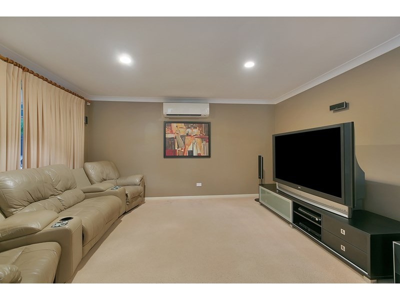 16 Darcelle Place, Ormiston QLD 4160