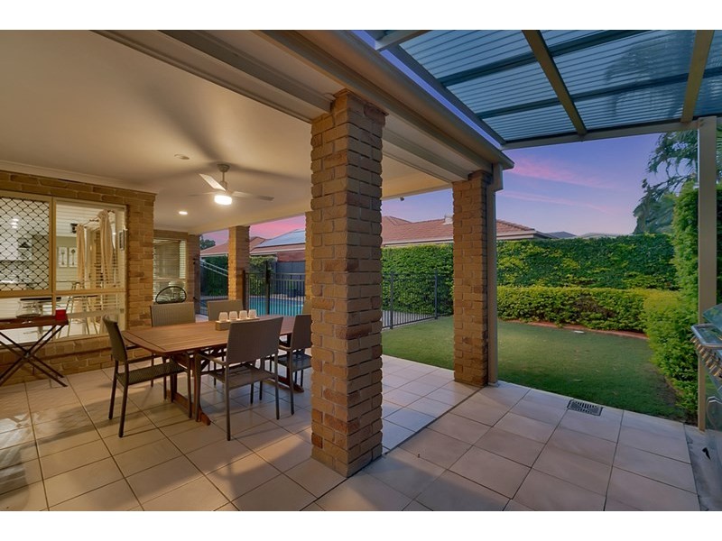 16 Darcelle Place, Ormiston QLD 4160