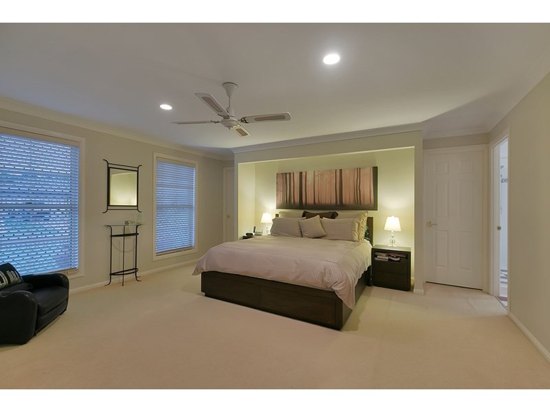 16 Darcelle Place, Ormiston QLD 4160