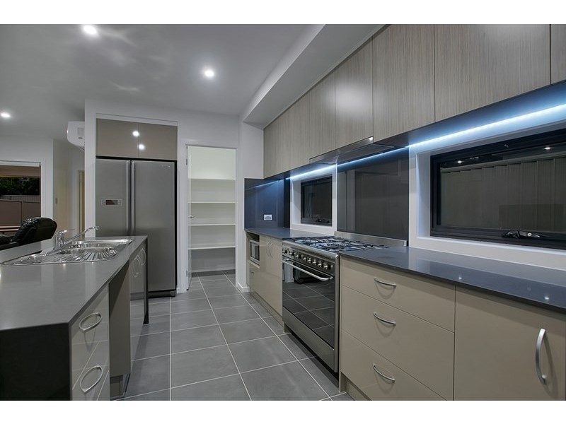 11 Buckland Street, Wellington Point QLD 4160