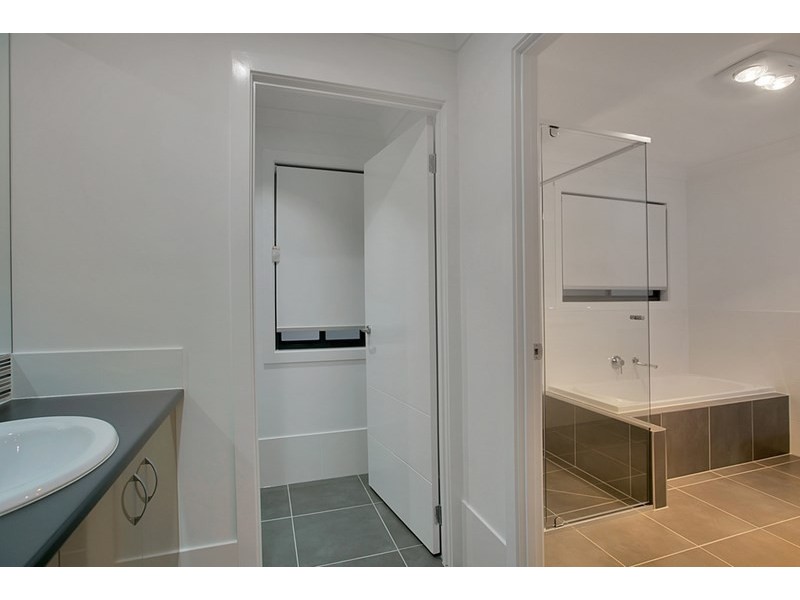 11 Buckland Street, Wellington Point QLD 4160