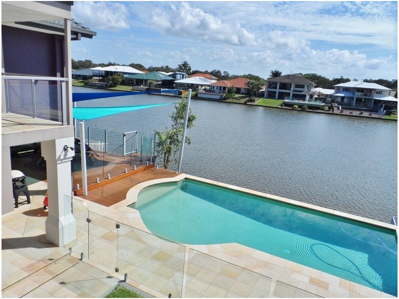 18 Helena Street, Wellington Point QLD 4160