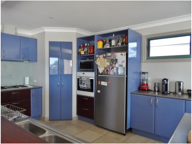 18 Helena Street, Wellington Point QLD 4160