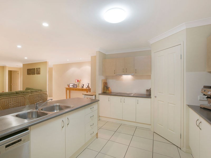 27 Surman Street, Birkdale QLD 4159